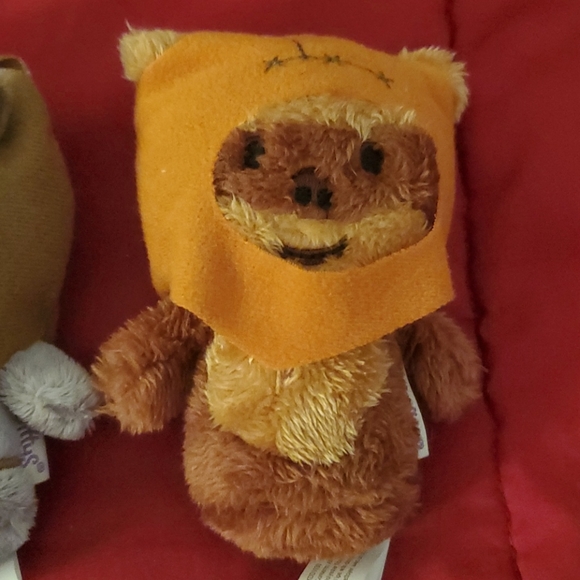 Stars Wars Ewok Itty Bittys - Picture 3 of 3